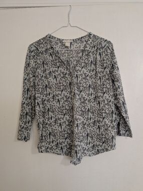 H&M Bluebirds of Happiness Birdcage Floral Toile Blouse Split V-Neck 3/4 Sleeve